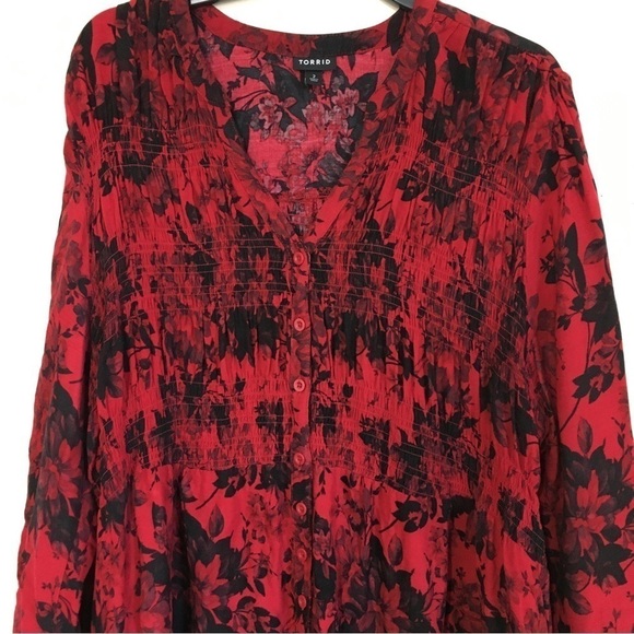 Torrid Babydoll Twill Smocked Button Front V-neck long sleeve Red Floral Tunic - Picture 7 of 16